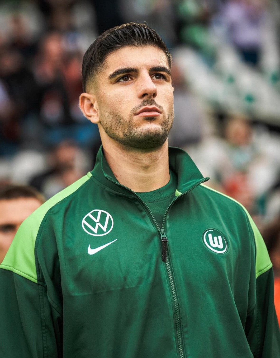 每体：两名后卫说服了巴塞罗那，俱乐部正将目光投向德甲联赛，以寻找未来的后卫人选。