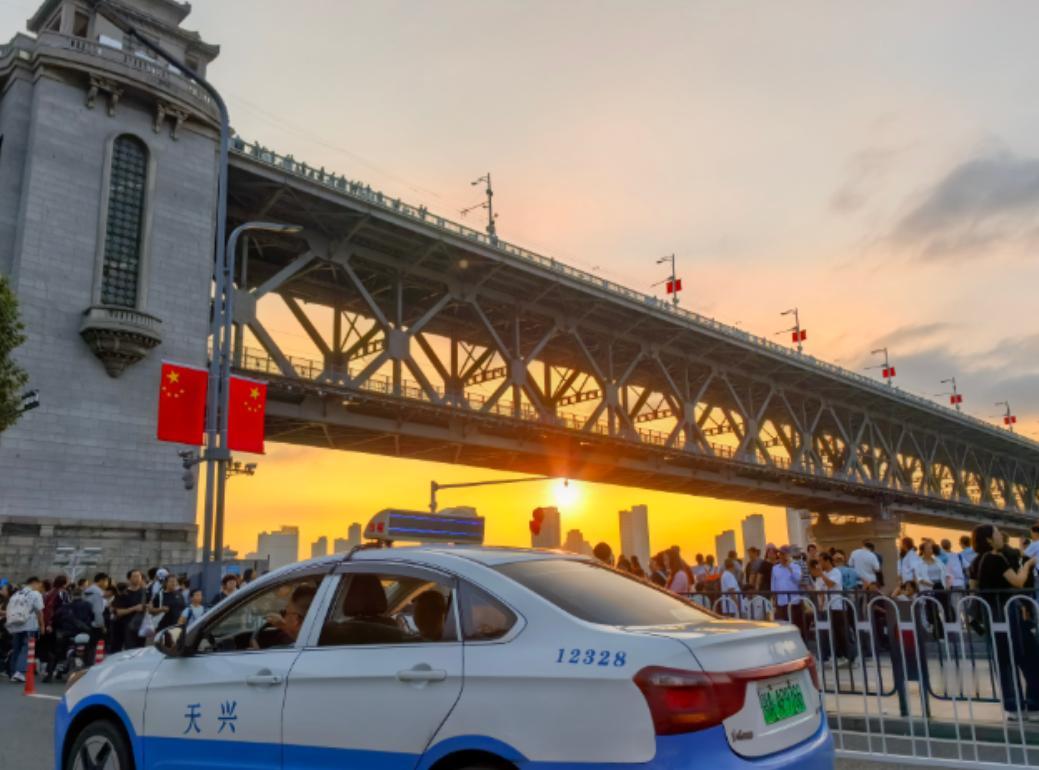 中国发展到了什么程度?14多亿人口没有宗教冲突，没有民族歧视，没有种族冲突