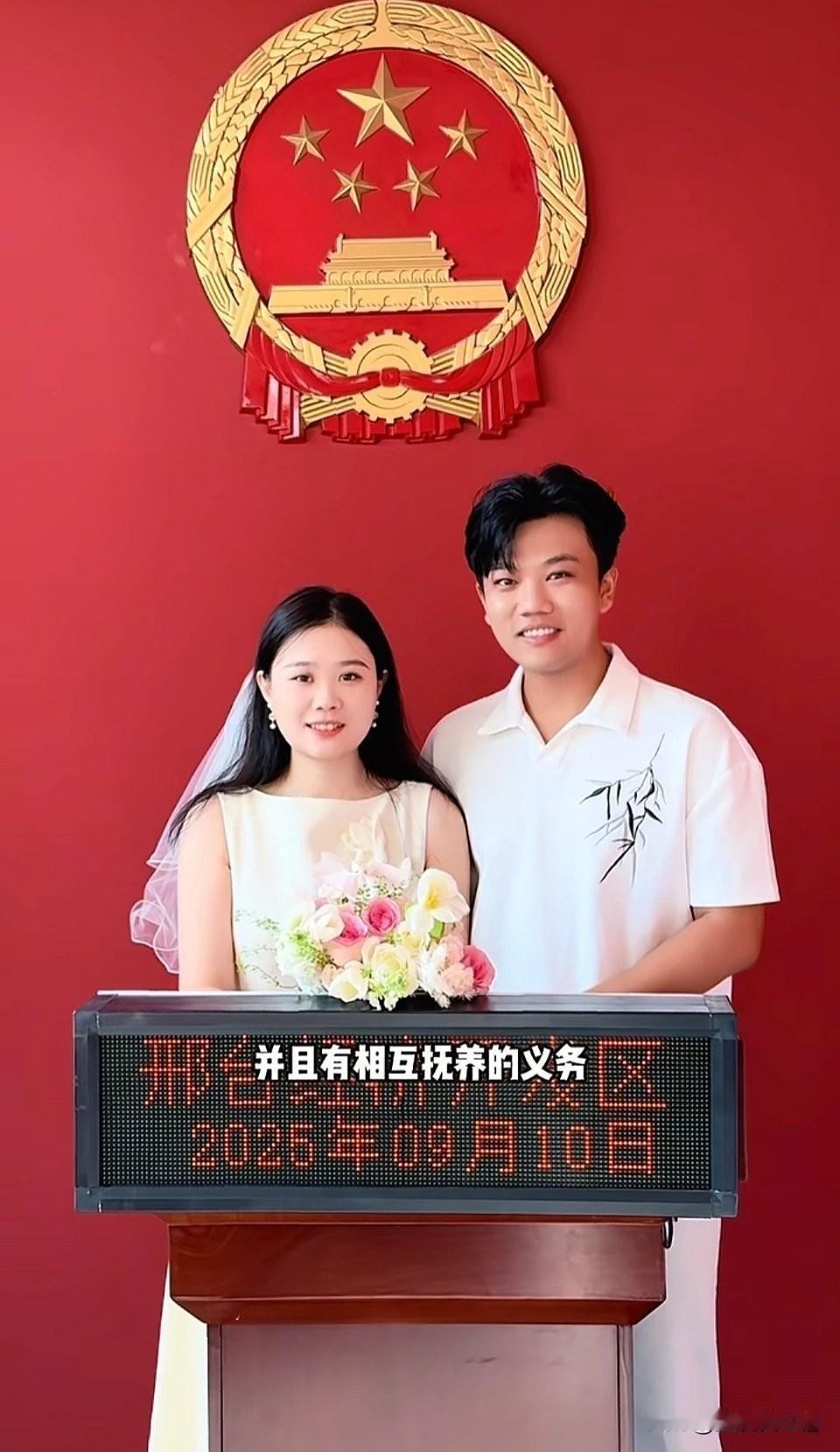 大家发现没有解清帅被拐25年吃尽苦头团圆回家后他成了最风光的富二代，马上就变