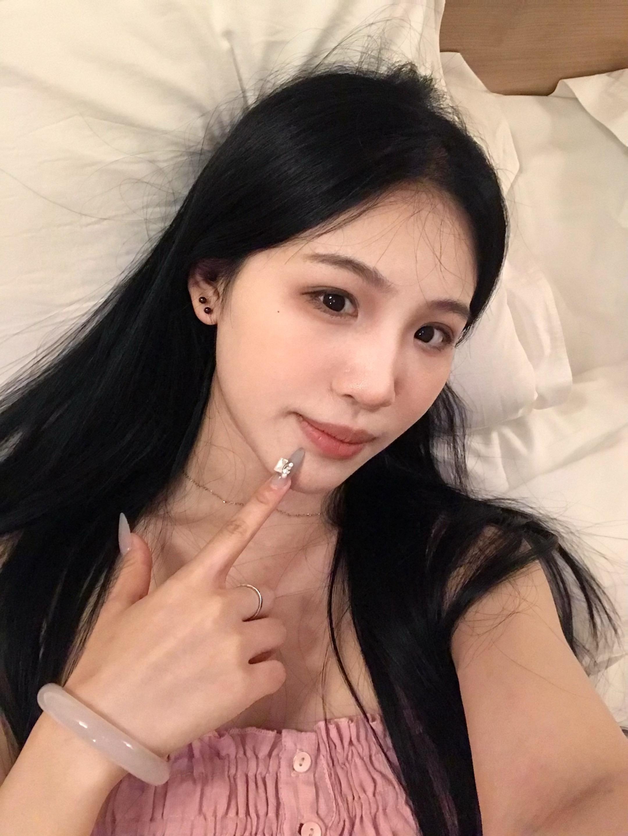 醒了也不给我发消息 很好 下次不准醒了。