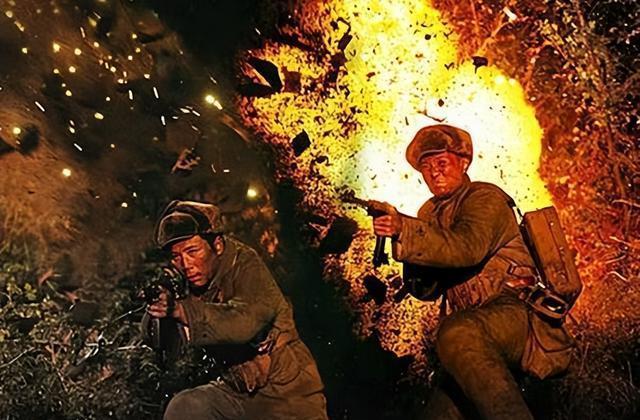 1948年辽沈战役进入决胜阶段，东北战场风云激荡。国民党节节败退，大批士兵被俘，