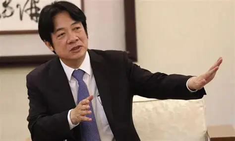 赖清德居然幼稚地笃定，只要他拒不签字厦金大桥就没法建成！但9月24日央视新闻重磅