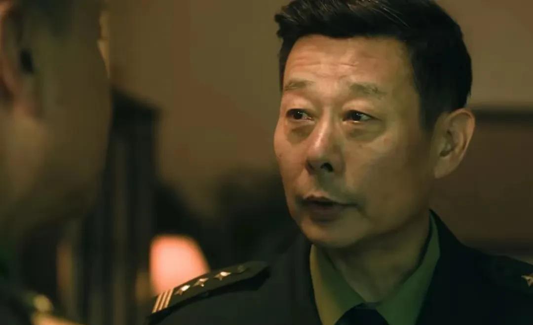 《扫毒风暴》原来贼喊捉贼才是导演最好的安排，直接让警察内部的内鬼暴露在观众面前。