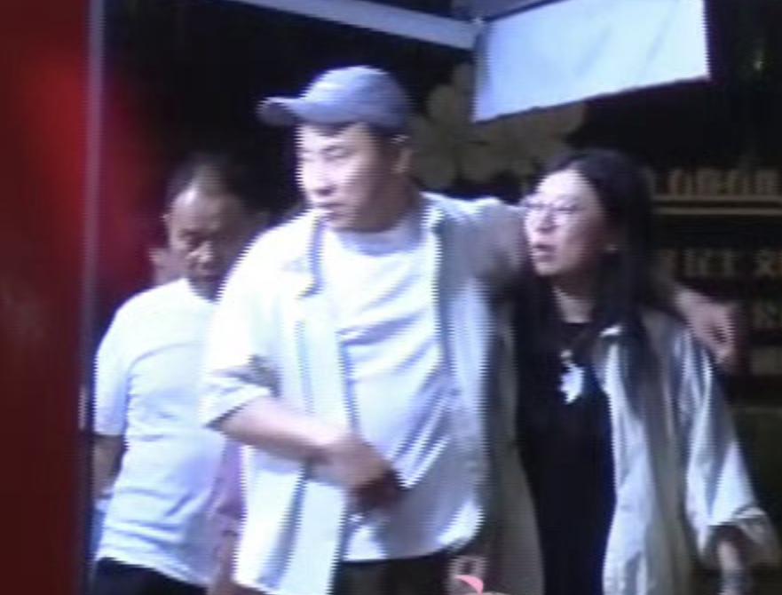 徐志胜这个女朋友找的好，应该也是一个有趣的灵魂。徐志华在娱乐圈混的风生水起，