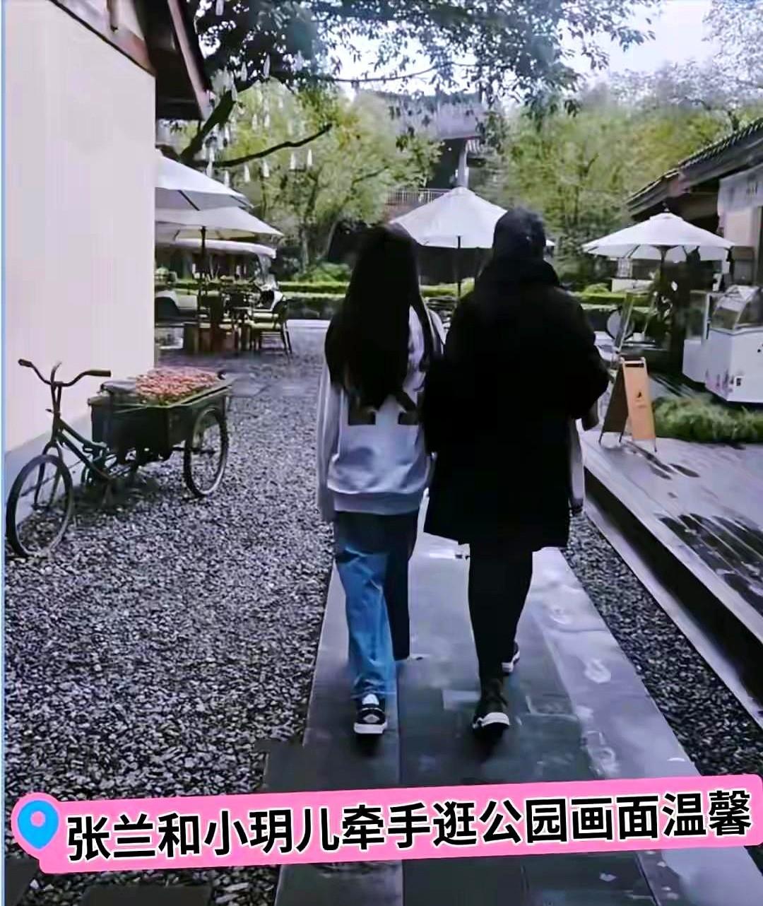 玥儿半年长了十公分，站那儿像根拔节的竹子。爹妈基因好，营养跟得上，学校体训也不