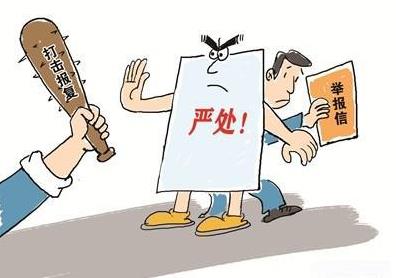 苏州，一市民目睹一男子渣土车非法倾倒后举报，城管连夜处罚。归家途中，男子竟率三车