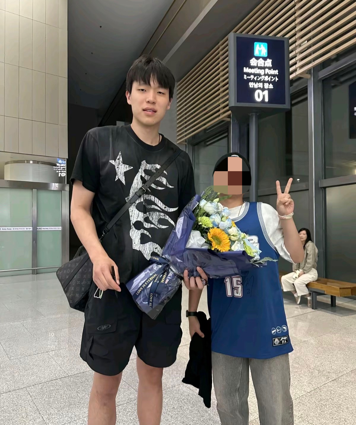 杨瀚森已经顺利回国！接下来的行程安排如下：6月1日抵达青岛6月2日...