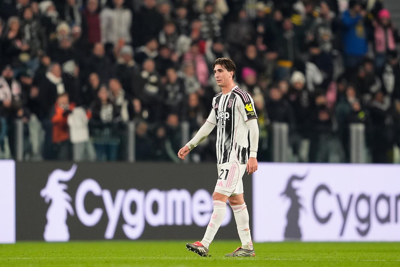 斯基拉：“尽管多家意甲俱乐部对米雷蒂感兴趣，但尤文图斯将他视为非卖品！斯帕莱蒂认