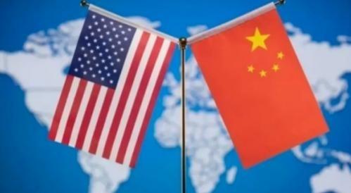 中美军事碰撞已成定局！美国试图用芯片封锁、技术断供卡住中国脖子，却意外触发“军备