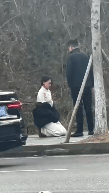 不管犯了什么错，也用不着下跪吧！这男的是不是有点过了？一副高高在上，