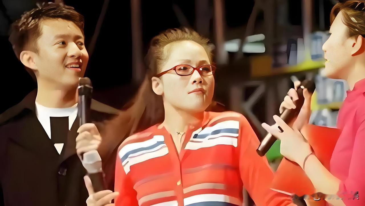 歌手田震再惹争议，演唱会门票秒空的背后，观众还是忘不掉她和那英的恩怨。200