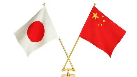 等不及了！急于修复对华关系，对高市早苗公开施压了！8月7日，根据日本共同社报道，