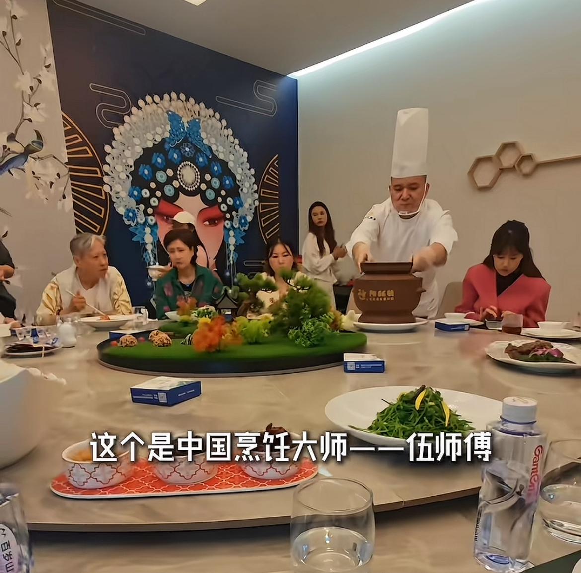 洪金宝这是定居湖北了？为何家宴会在这里举办呢？之前儿子洪天明不是移居广东生活了吗
