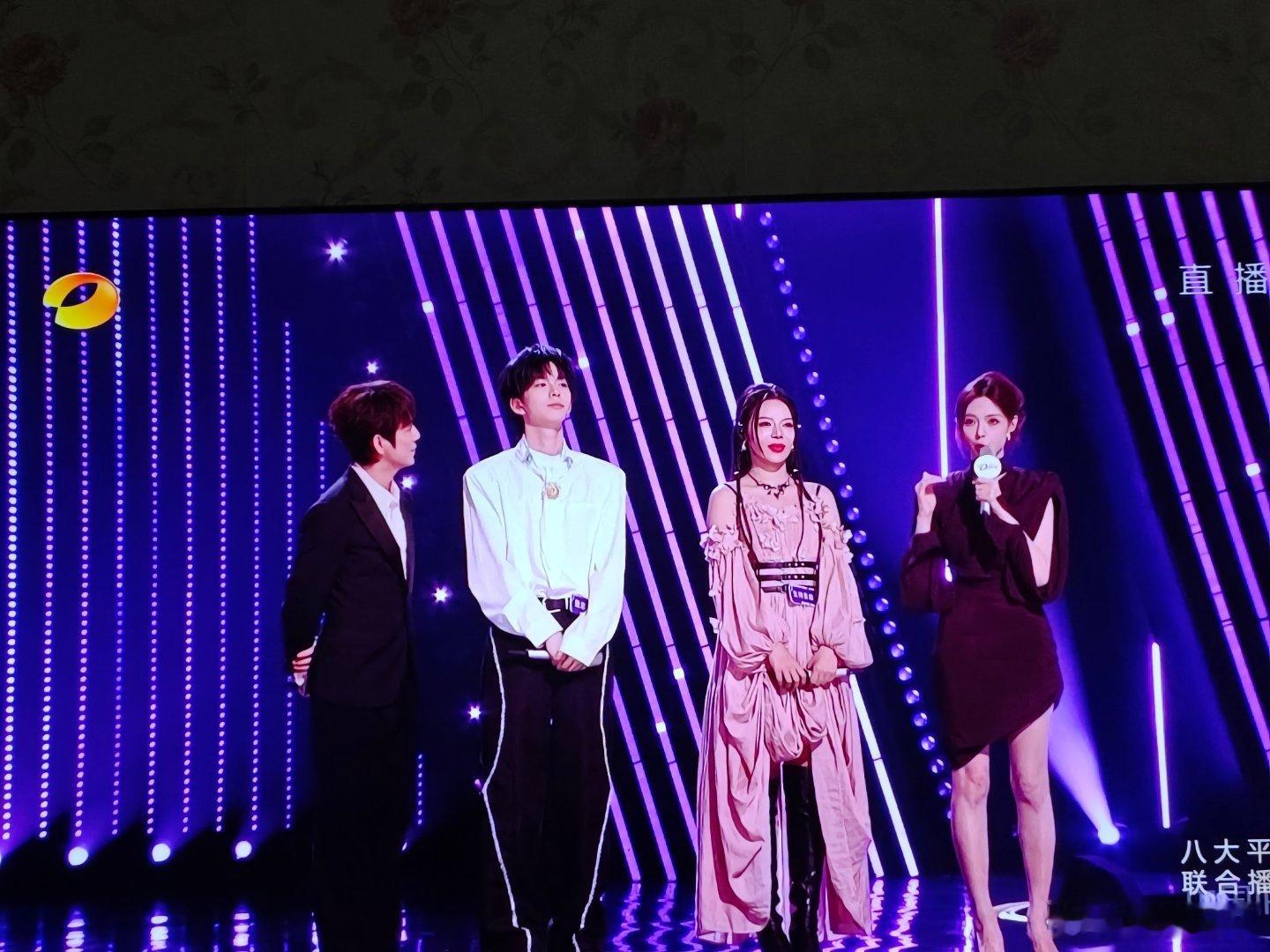 尚雯婕是来整顿《声鸣远扬》评委席的吗？本来她是总决赛最合适的评委，预选赛表现就不