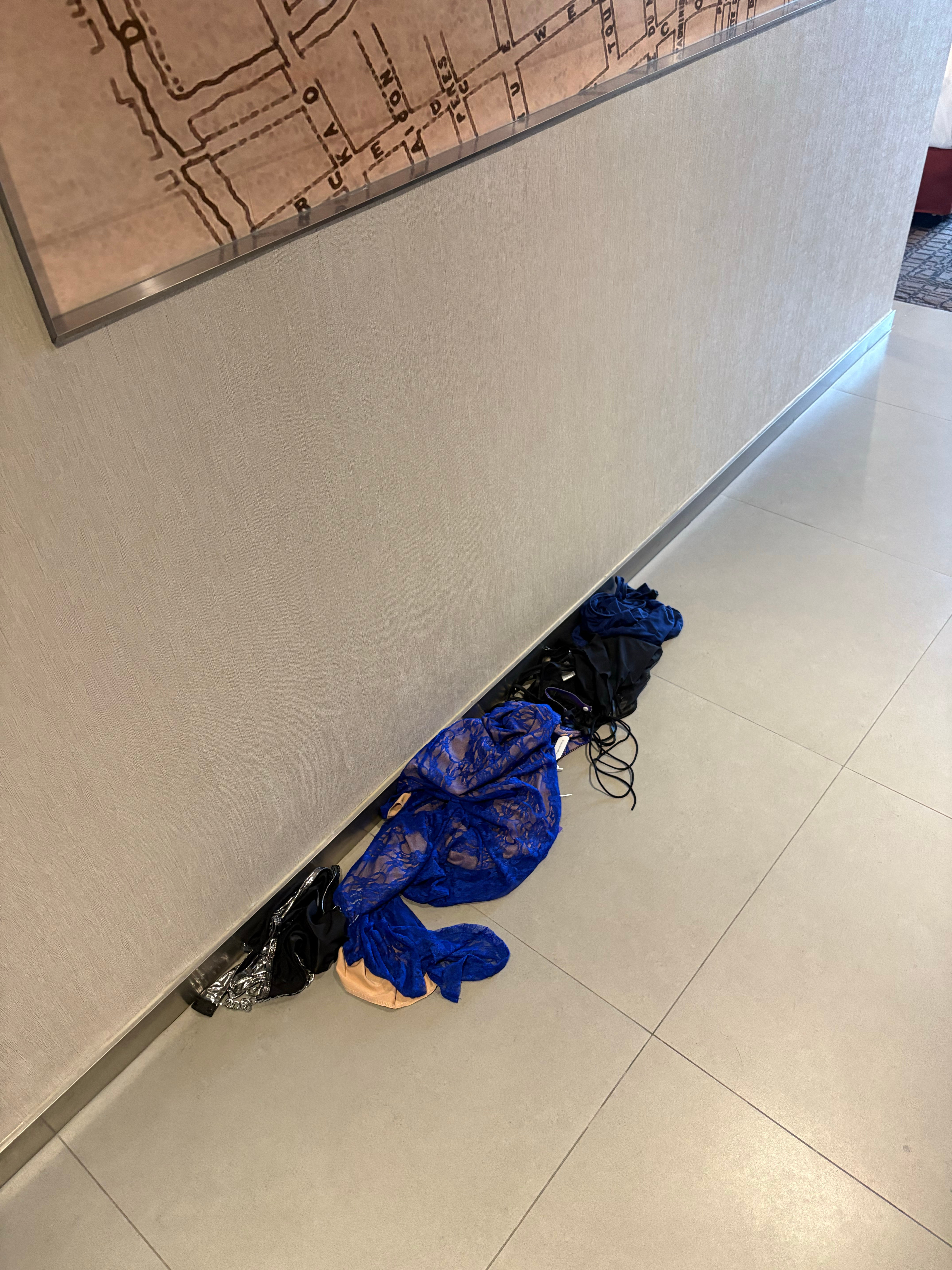 今天丢的衣服不多急匆匆退房了，去接孩子下课了
