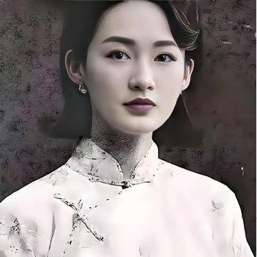 ☁1919年，军官陈济棠看上了戏子莫秀英，得知她身上有两处特别，认为她旺夫