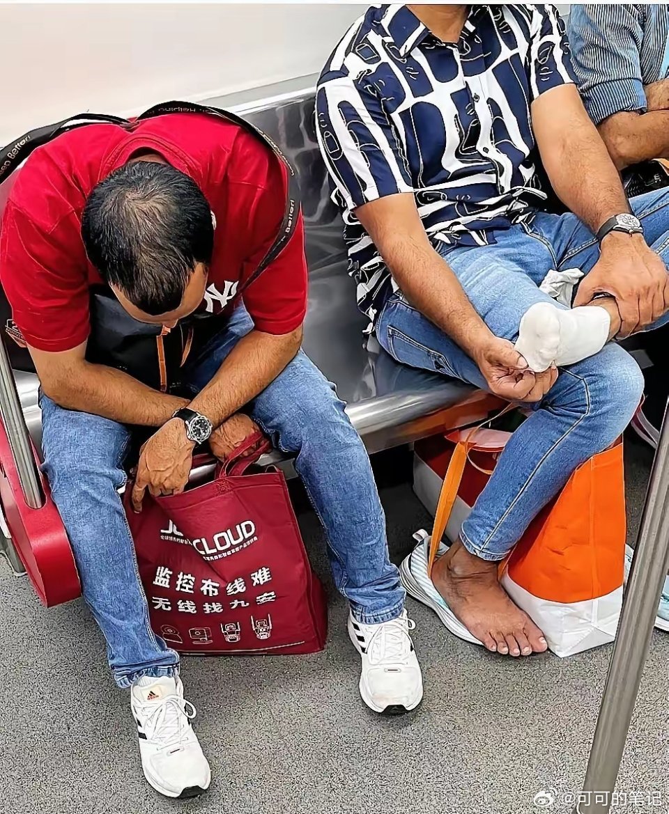 关于部分网友对在华印度人不文明行为的讨论：开放包容需以遵守规则为前提有网友提出