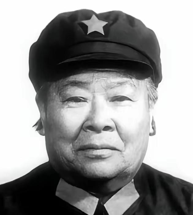 1937年，周子昆和何子友新婚，许世友看了一眼何子友，忍不住对周子昆说：“也就你