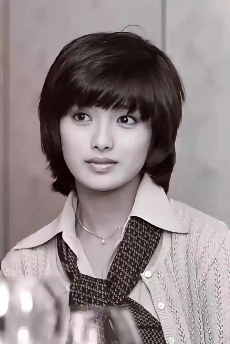 清雅脱俗的美到底长啥样？山口百惠