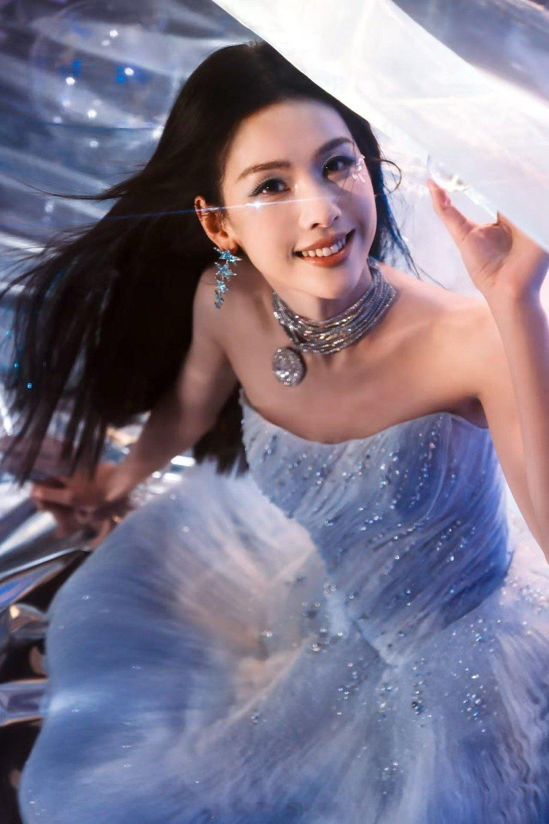 陈都灵深海公主梦幻感拉满的深海公主陈都灵，神秘又温柔的美太戳人，萨勒芬妮仿妆的