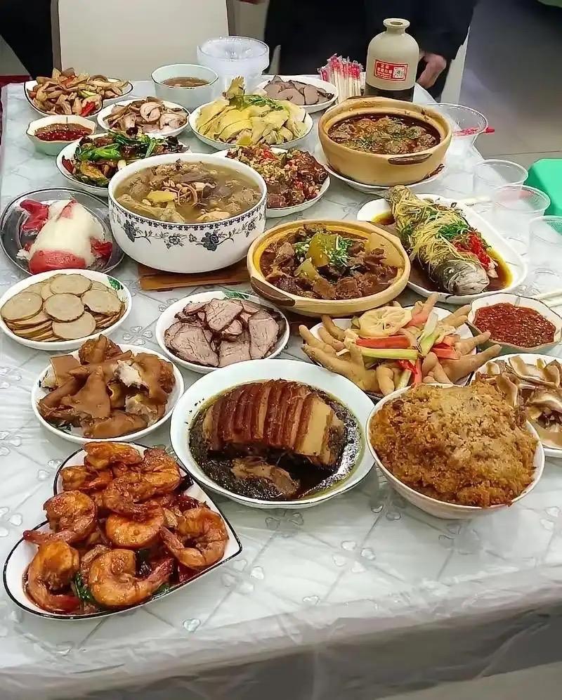 这顿家常便饭，放在北京的饭局里属于什么水平？