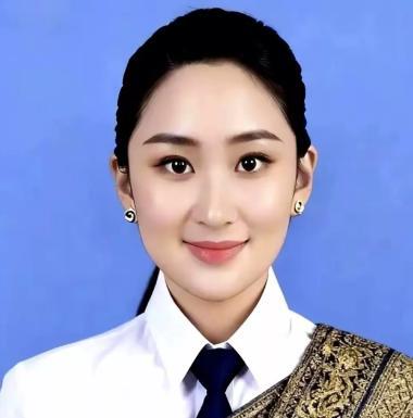 一张反对票都没有。354票赞成，15票弃权，泰国为泰党就这么选出了新老大，这哪