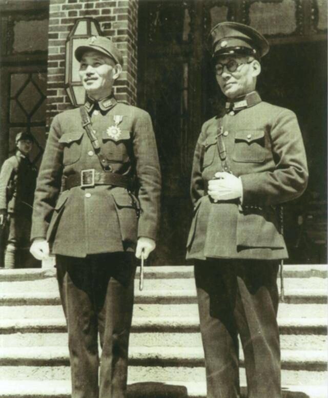 1947年，国民党上将龙云送女儿出国留学，刚到火车站，大队宪兵赶到，带队军官说：