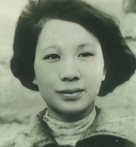 1949年渣滓洞大屠杀中,盛国玉在枪声响起前倒地装死,片刻后,特务进来补枪,没想