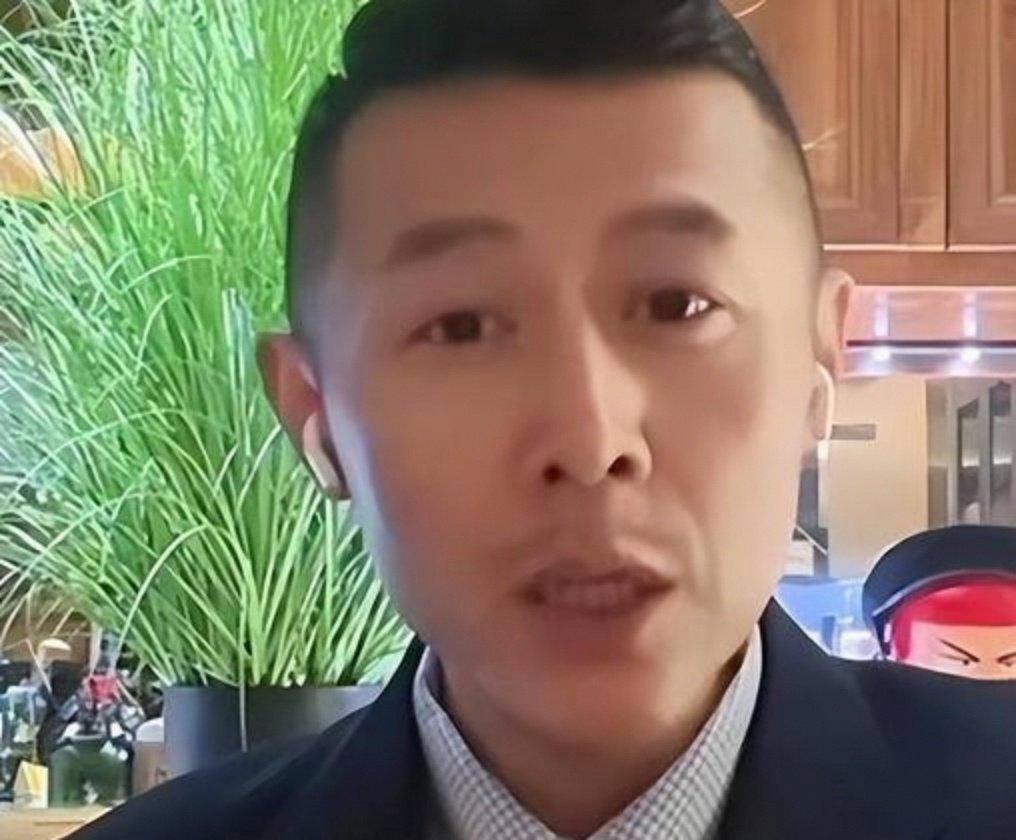 大冰开播的时候，有个粉丝连线，说话都打颤。他说自己中了1300万，扣完税、又捐了