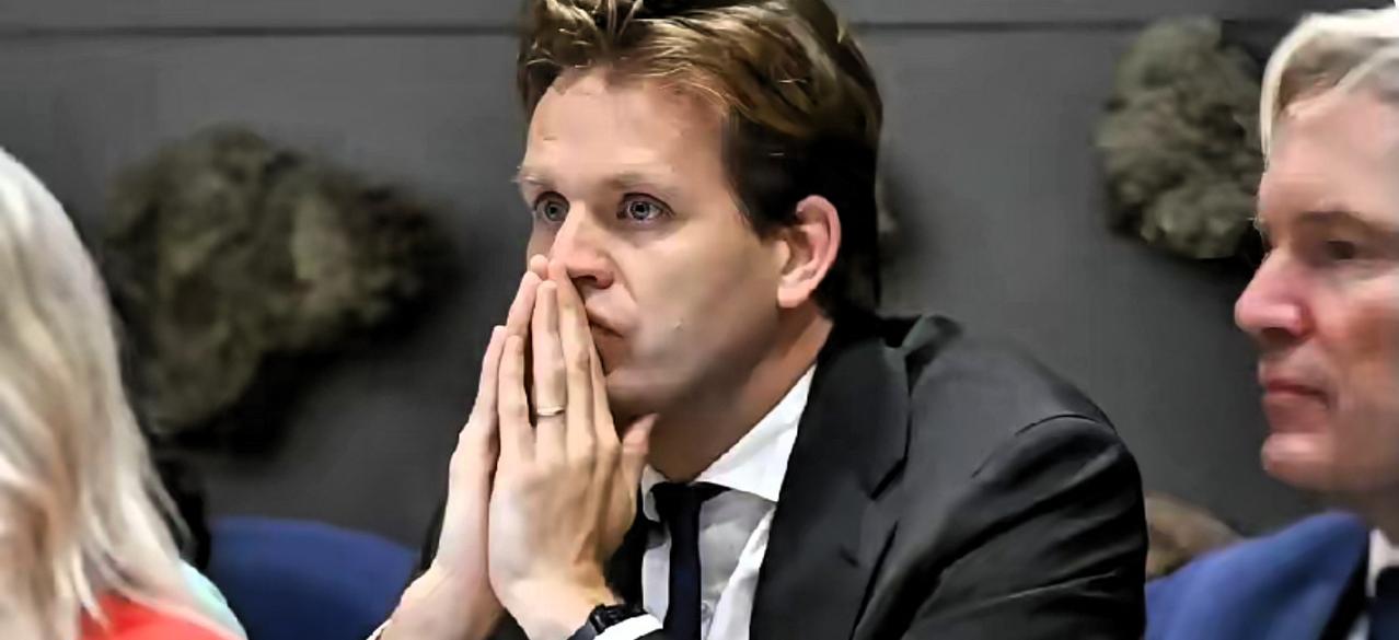 荷兰经济大臣卡雷曼斯来华前大放厥词！他对着镜头语气坚定的说道:“如果让我重来一次