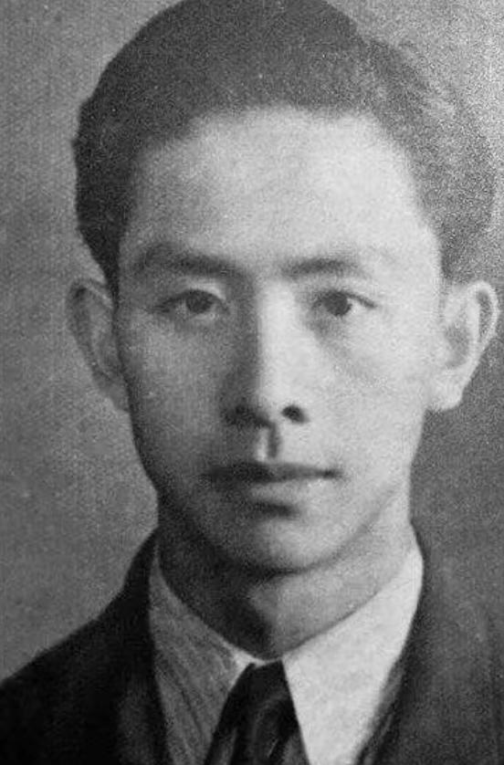 1948年，盛超群被捕，为了保命，他主动透露了一份12人的名单。这份名单上的