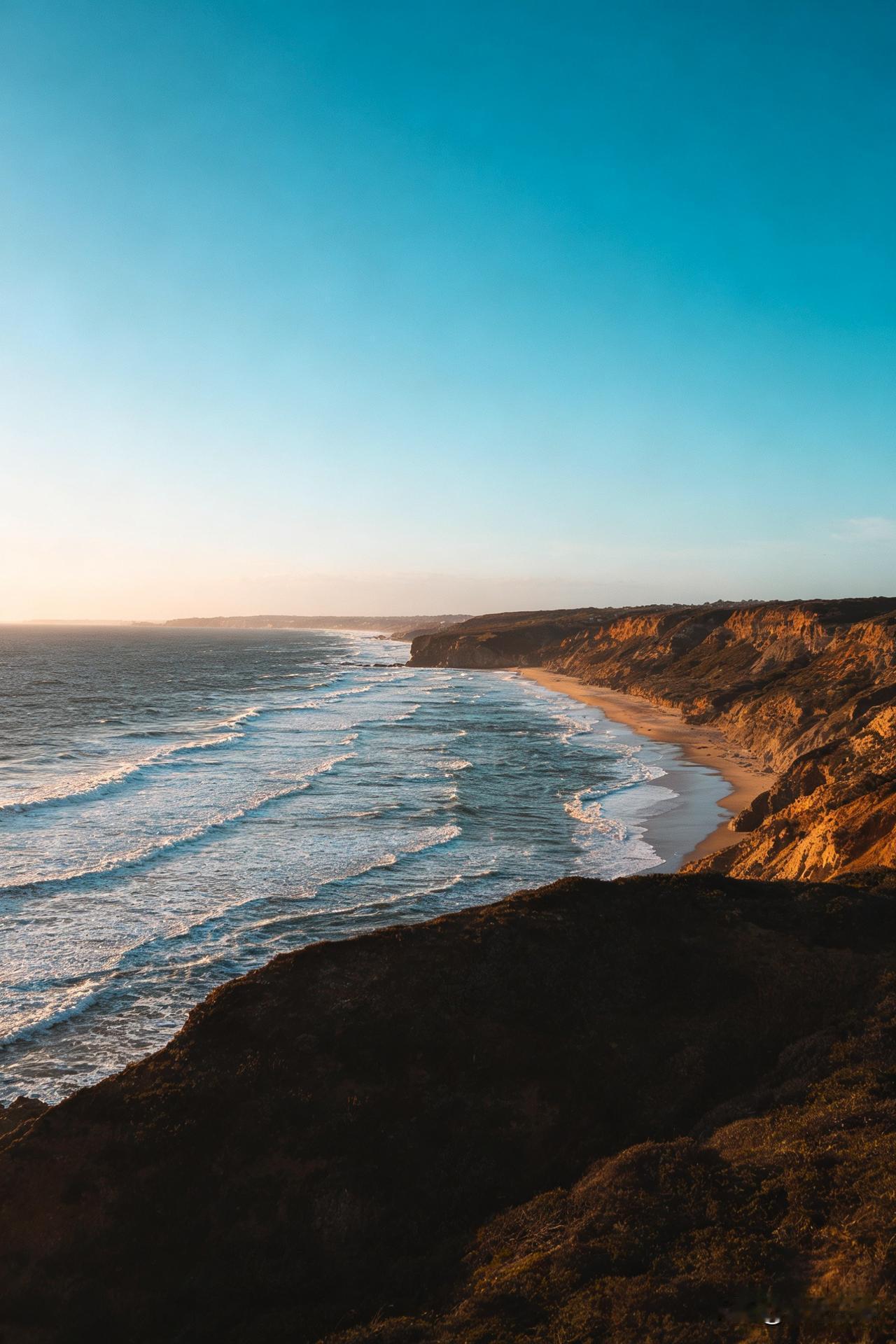 很清醒的一段话：“人不是年年都能赚到钱的，赚钱的那几年，别得瑟也别飘，一定要省