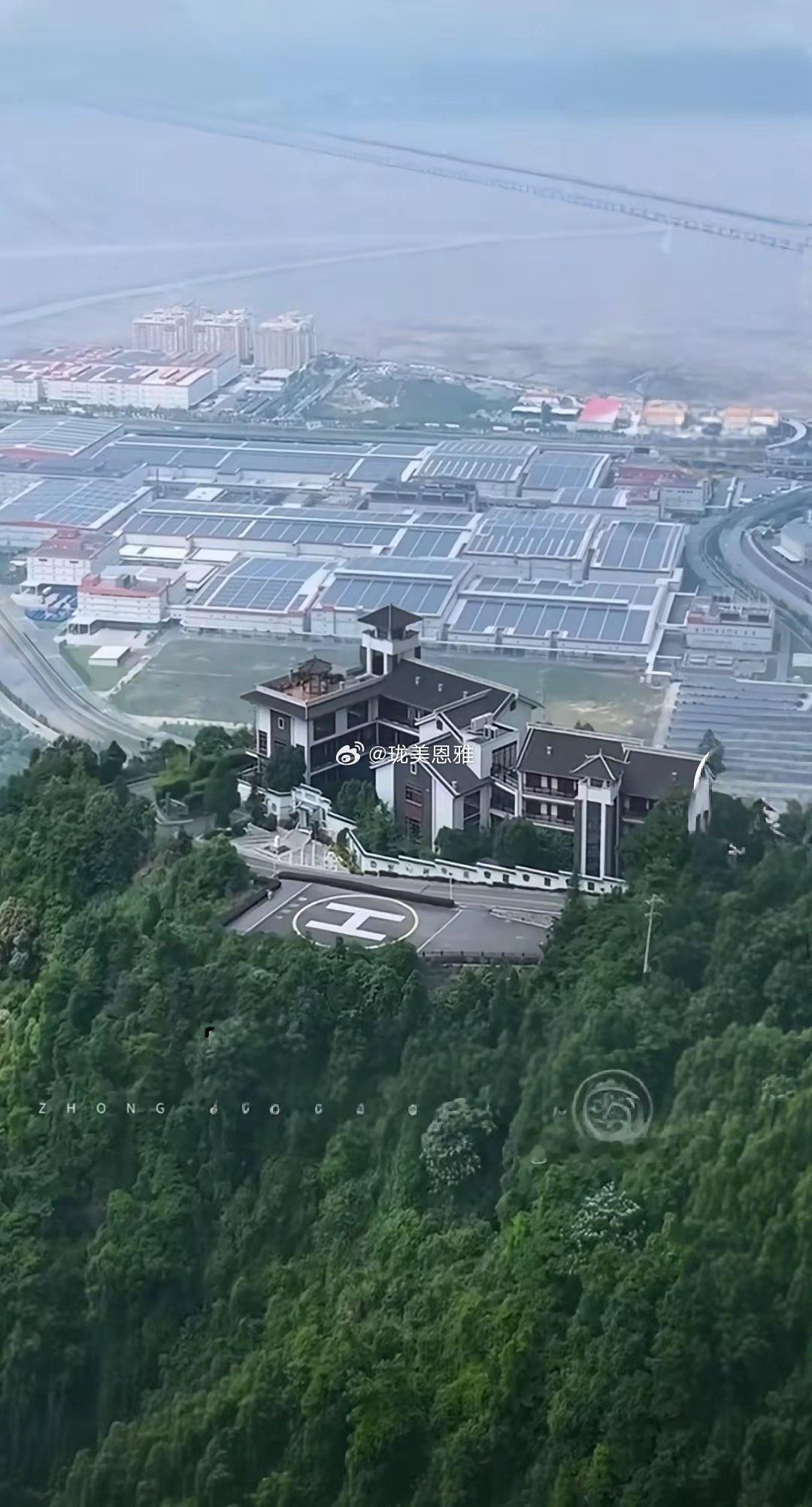 他大手一挥狂砸3个亿在山顶建了一栋震惊全国的私人豪宅，那么你们知道他是哪位大佬吗