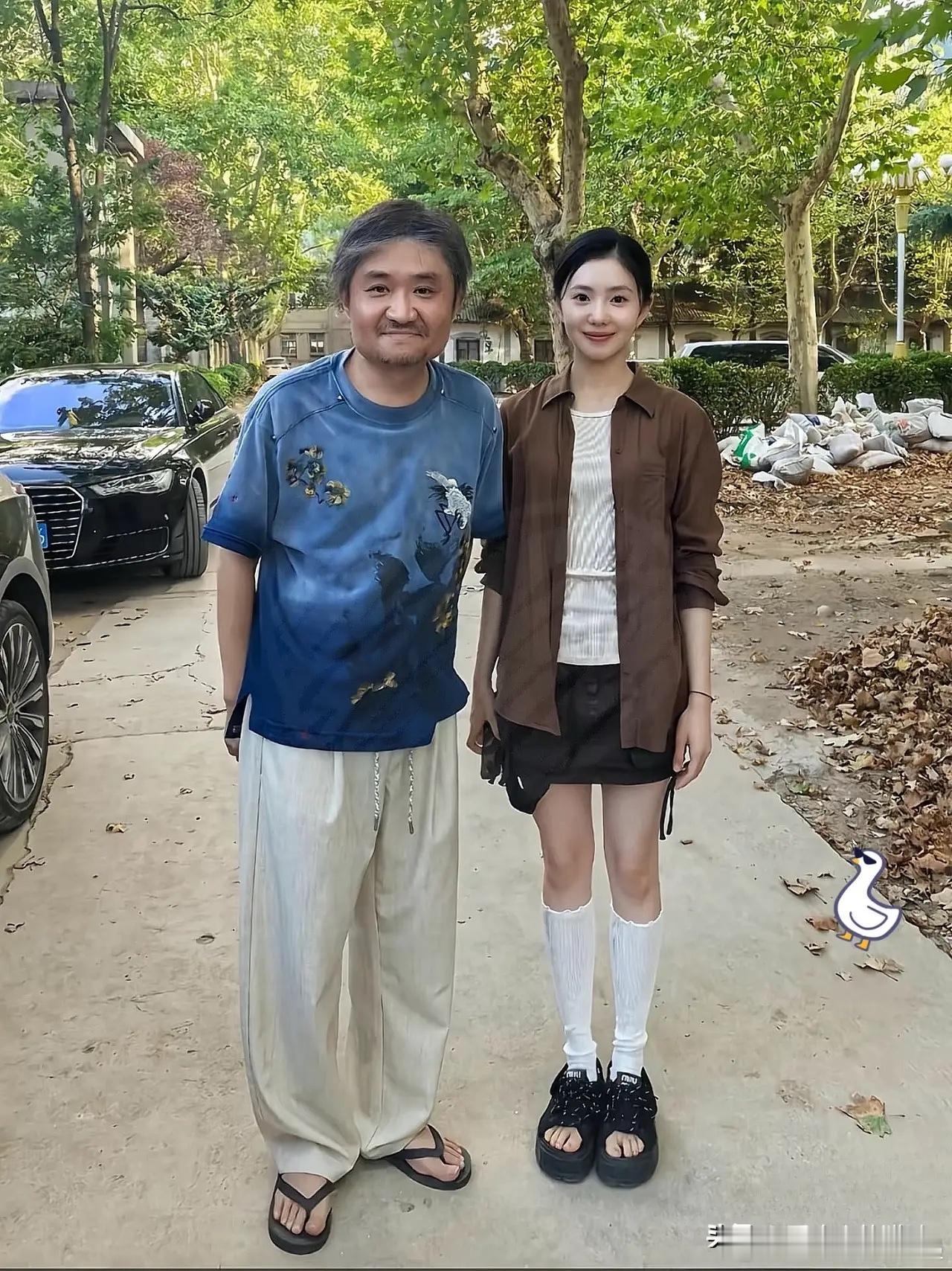 一张不经意晒出的合影，直接撕开了普通人和天赋党之间的残酷壁垒。前阵子，国家一级演