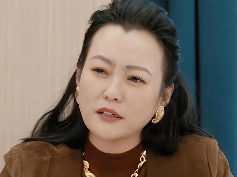 饶雪漫以颜安没有商业价值为由拒绝和颜安合作，郝蕾立刻怒了：“我们这一行就一点门槛