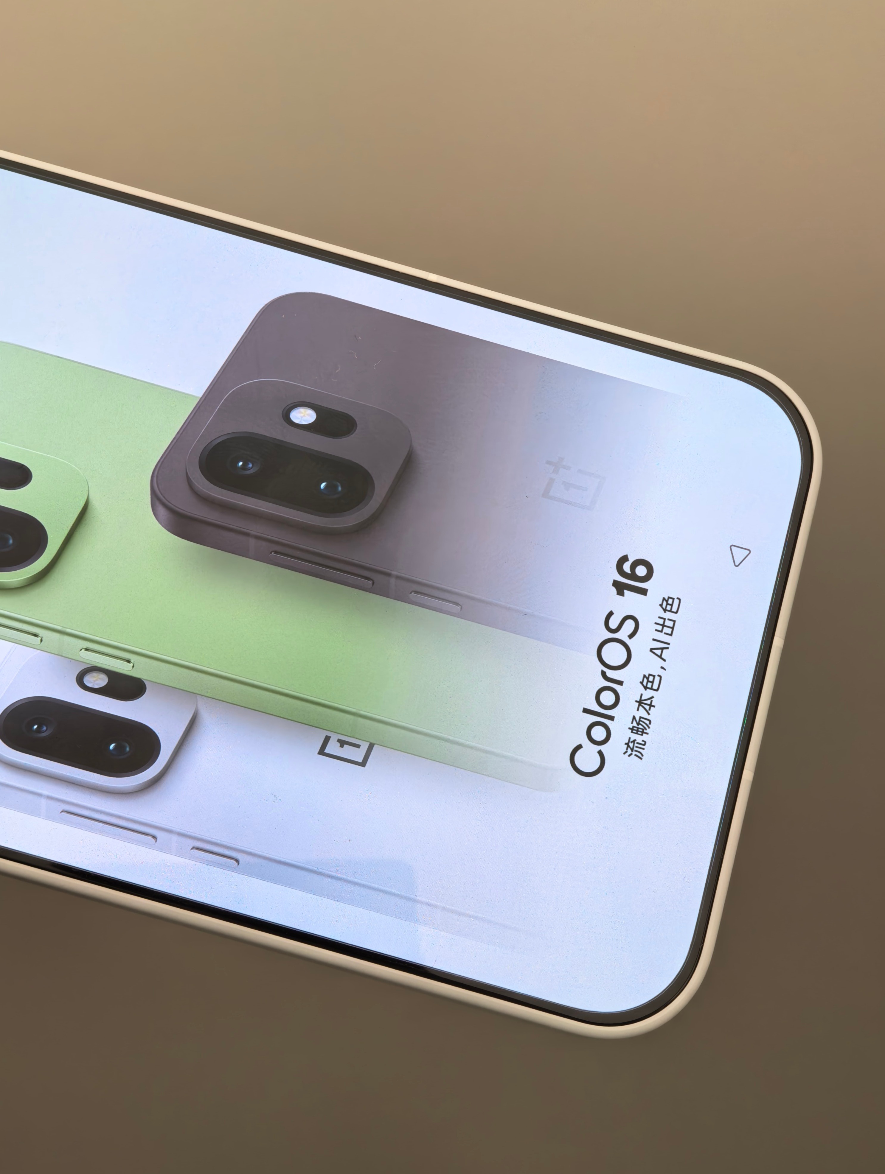 一加15T真机上手：这个治愈白巧（纯白色）是不是还有点意思？我一个白色控表示有点