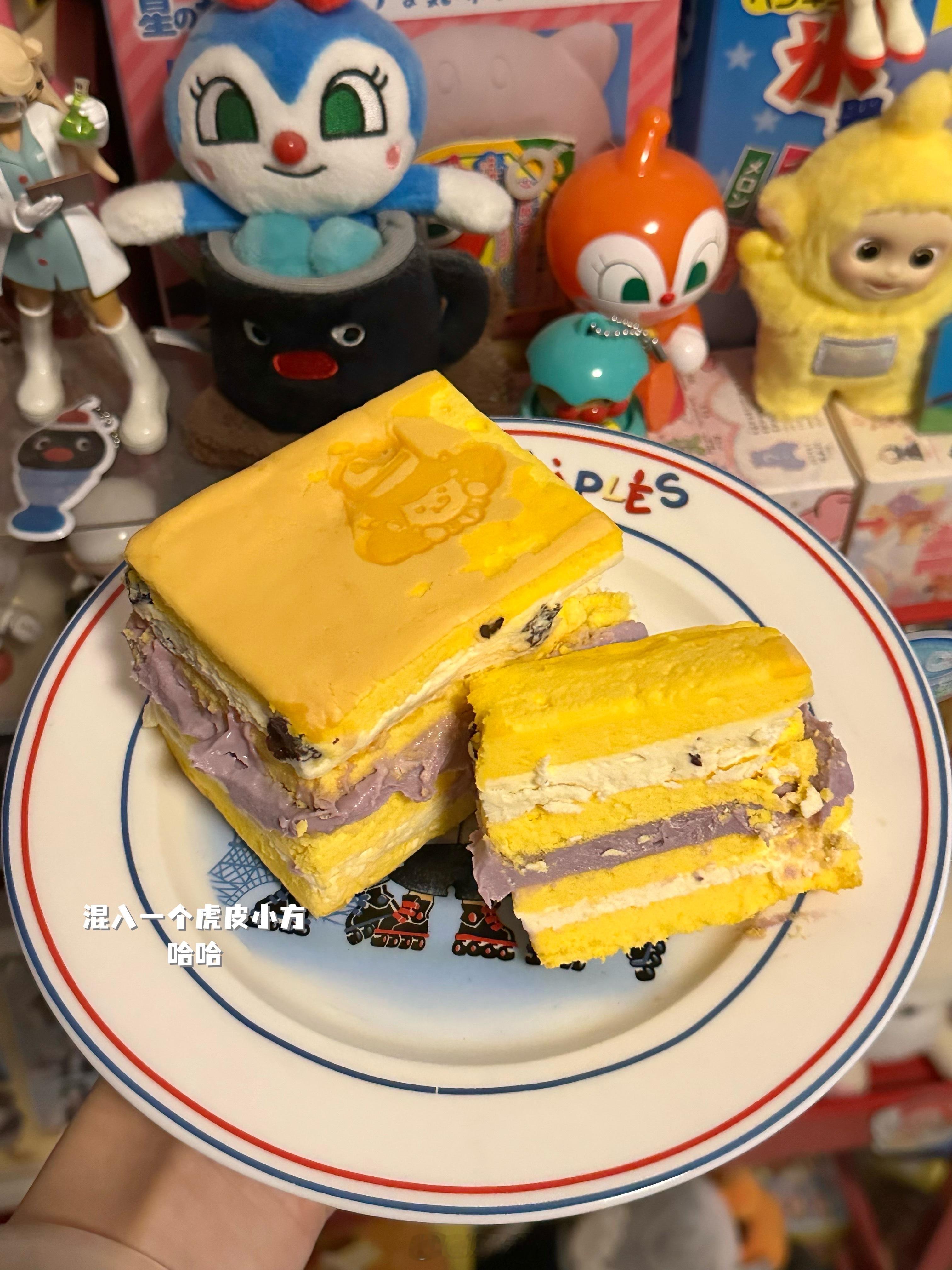 🍵：吃青团！！到了吃青团的季节了又买一大堆品鉴今年我爱芋泥和蛋黄肉松哎，果味和