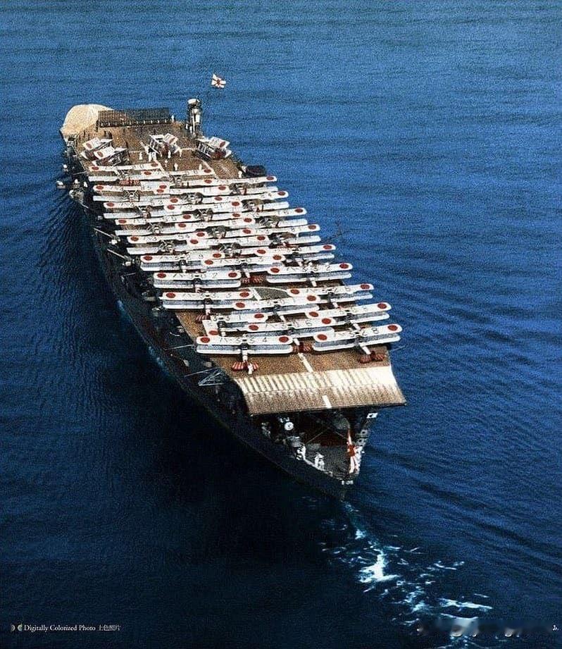 日本航空母舰凤翔号于1922年12月27日在太平洋服役，并参加了1937年的中日