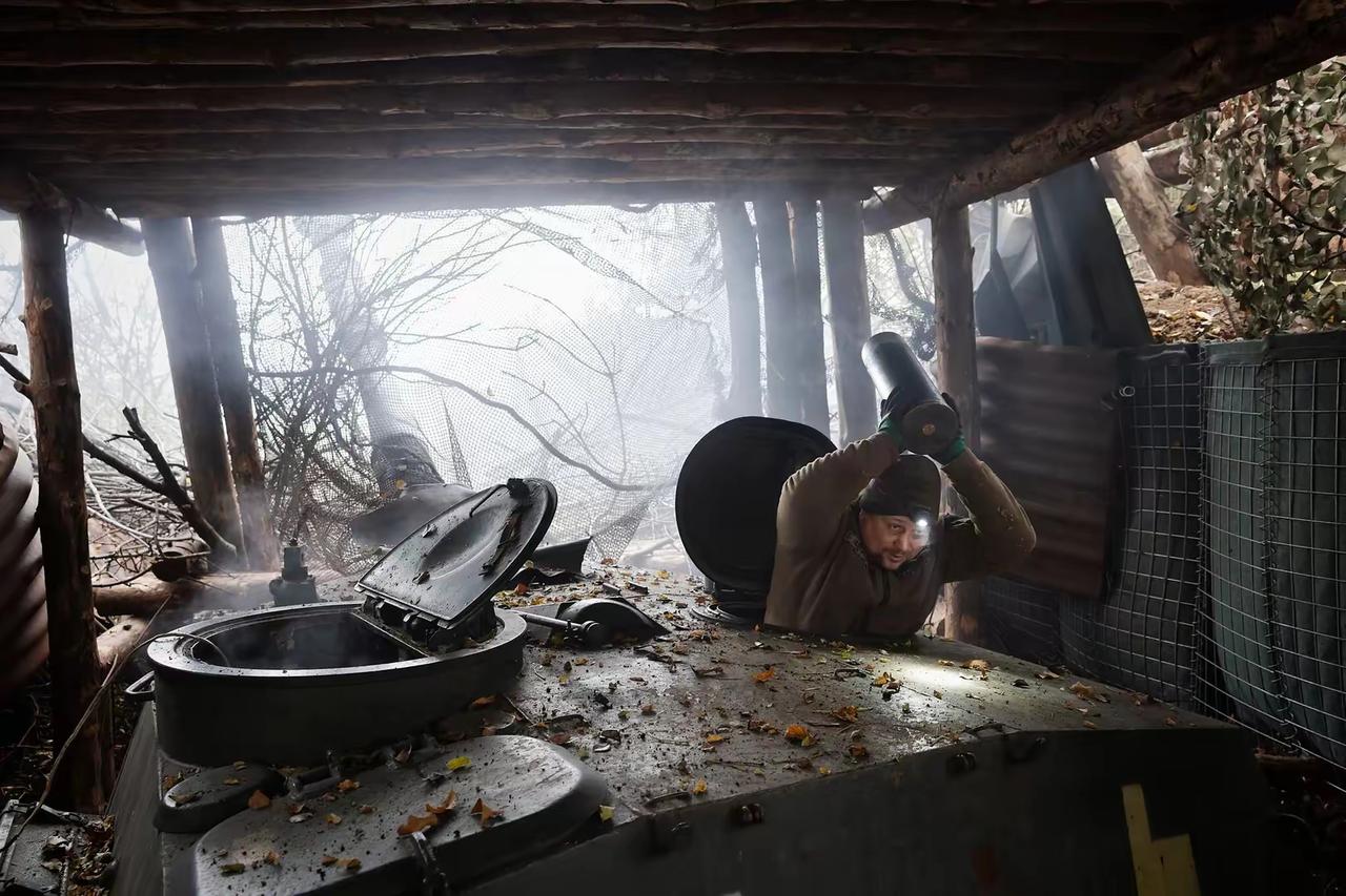 11月19日，知情人士称美国向泽连斯基发出信号，要求乌接受美起草的结束俄乌冲突框