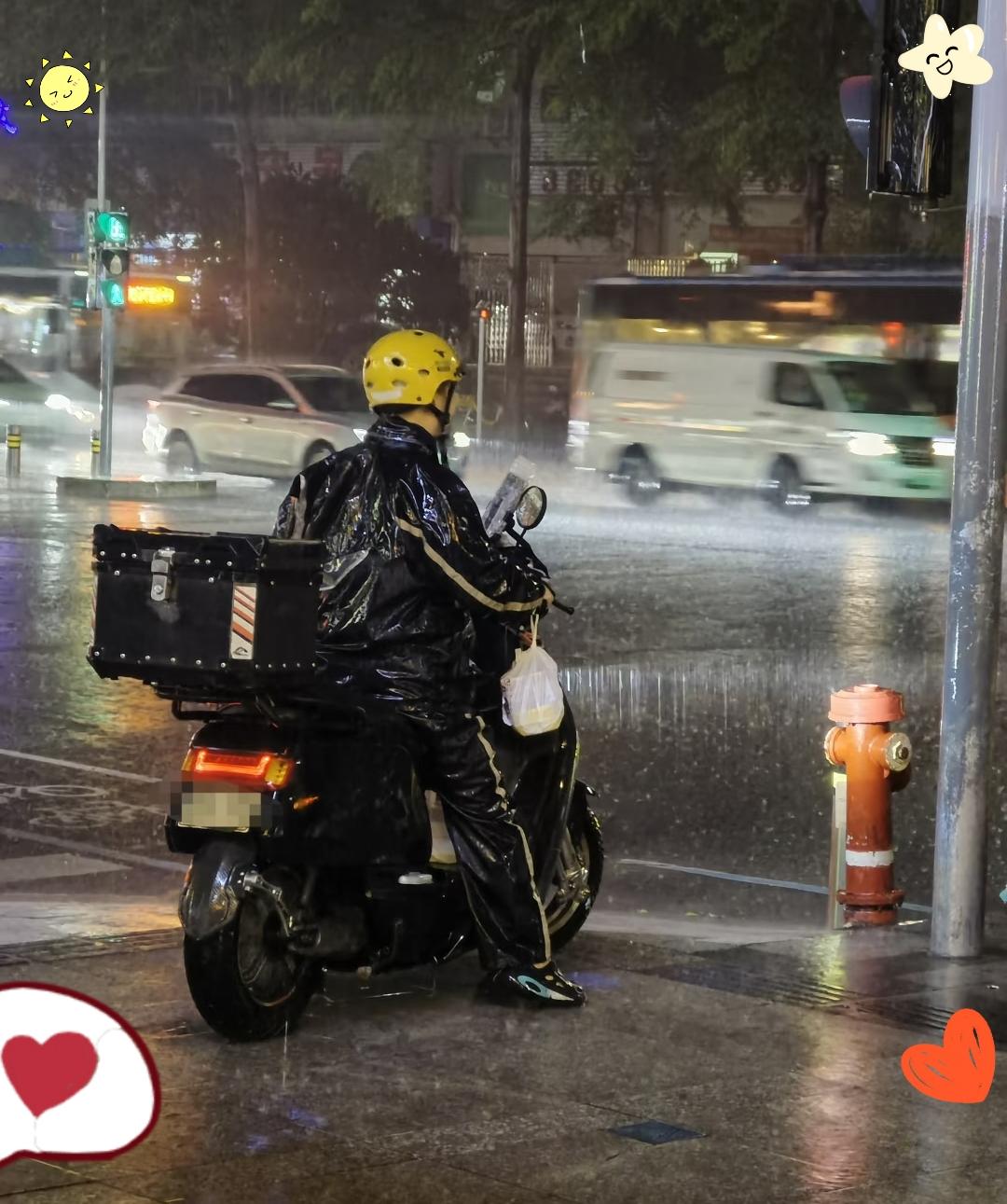 别再说外卖员赚得轻松！28天连轴转、狂送2000单，到手8500块，这钱里藏