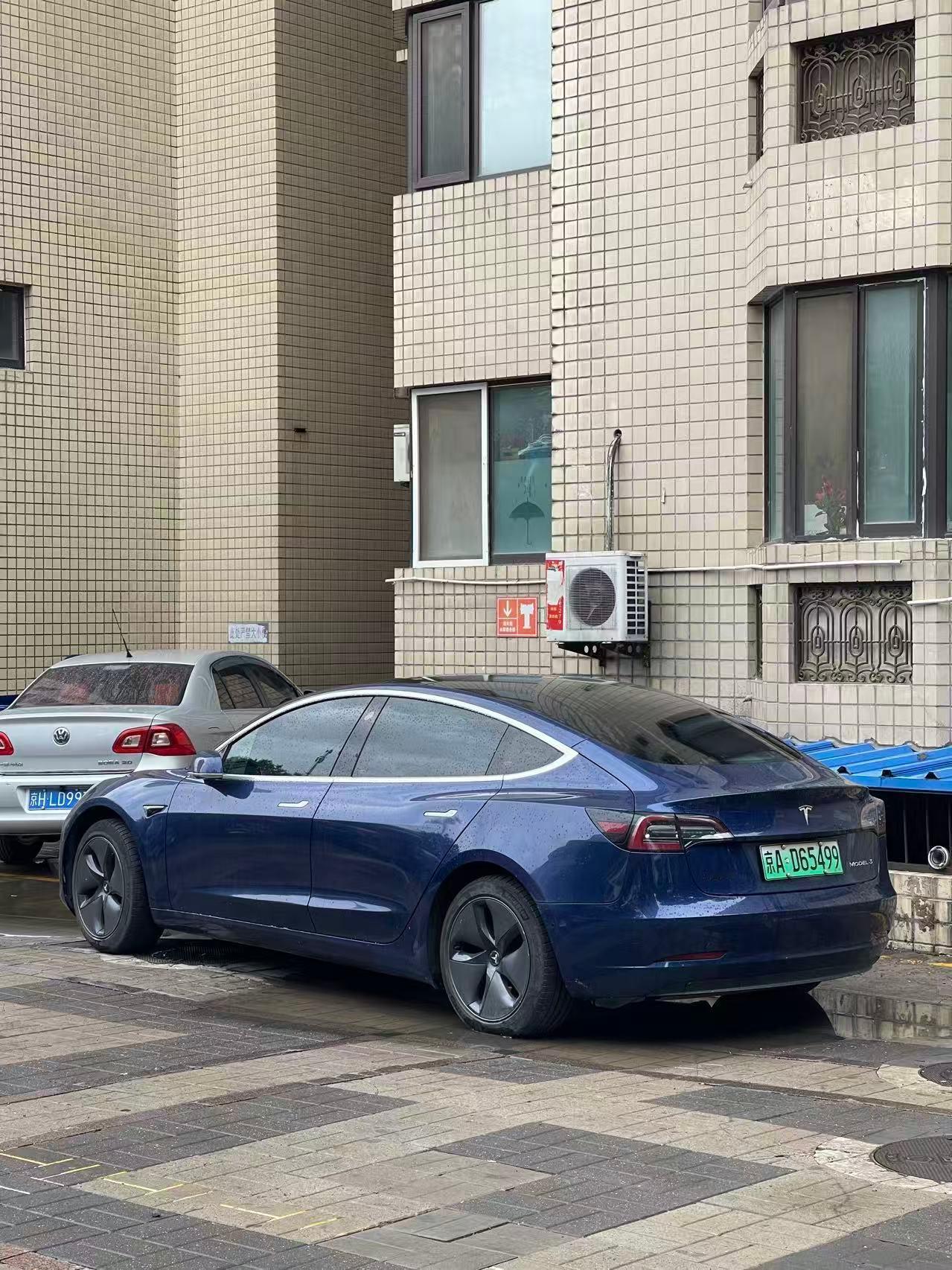 10月26日，特斯拉美国开始推送FSDV14.1.4～​​​