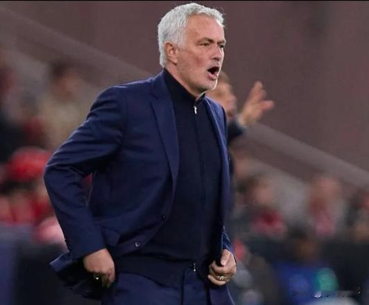 凌晨葡超赛场格局大定。12月23日凌晨，葡超第15轮焦点战落幕，波尔图客场