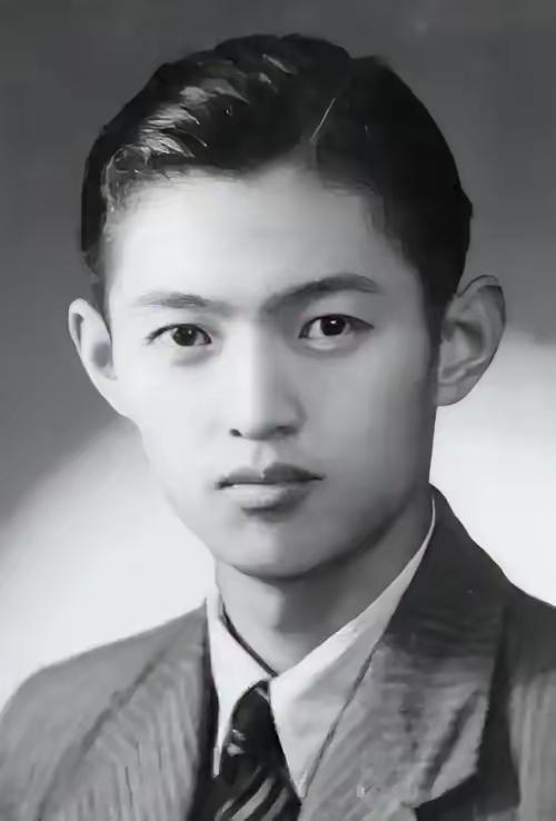 钱磊：钱学森唯一的孙子，1979年出生于北京，父亲是钱永刚，母亲是开国少将傅崇碧
