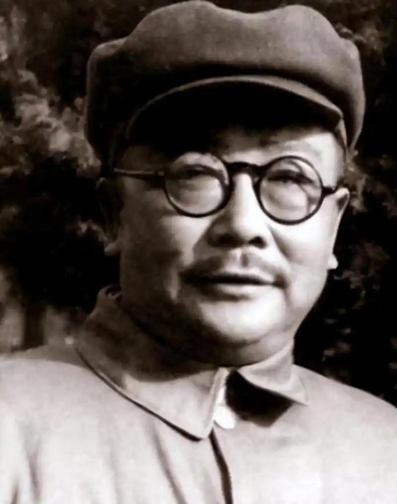 1950年，突然收到一封来自台湾省的电报，只有四个字，李克农看完后脸色惨白，悲痛