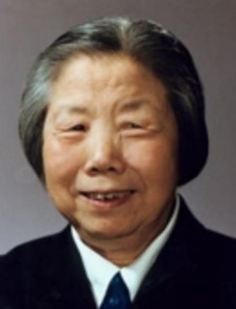 1976年，在四届人大常委三次会议上，华国锋郑重宣布：“按毛主席生前安排，增选邓