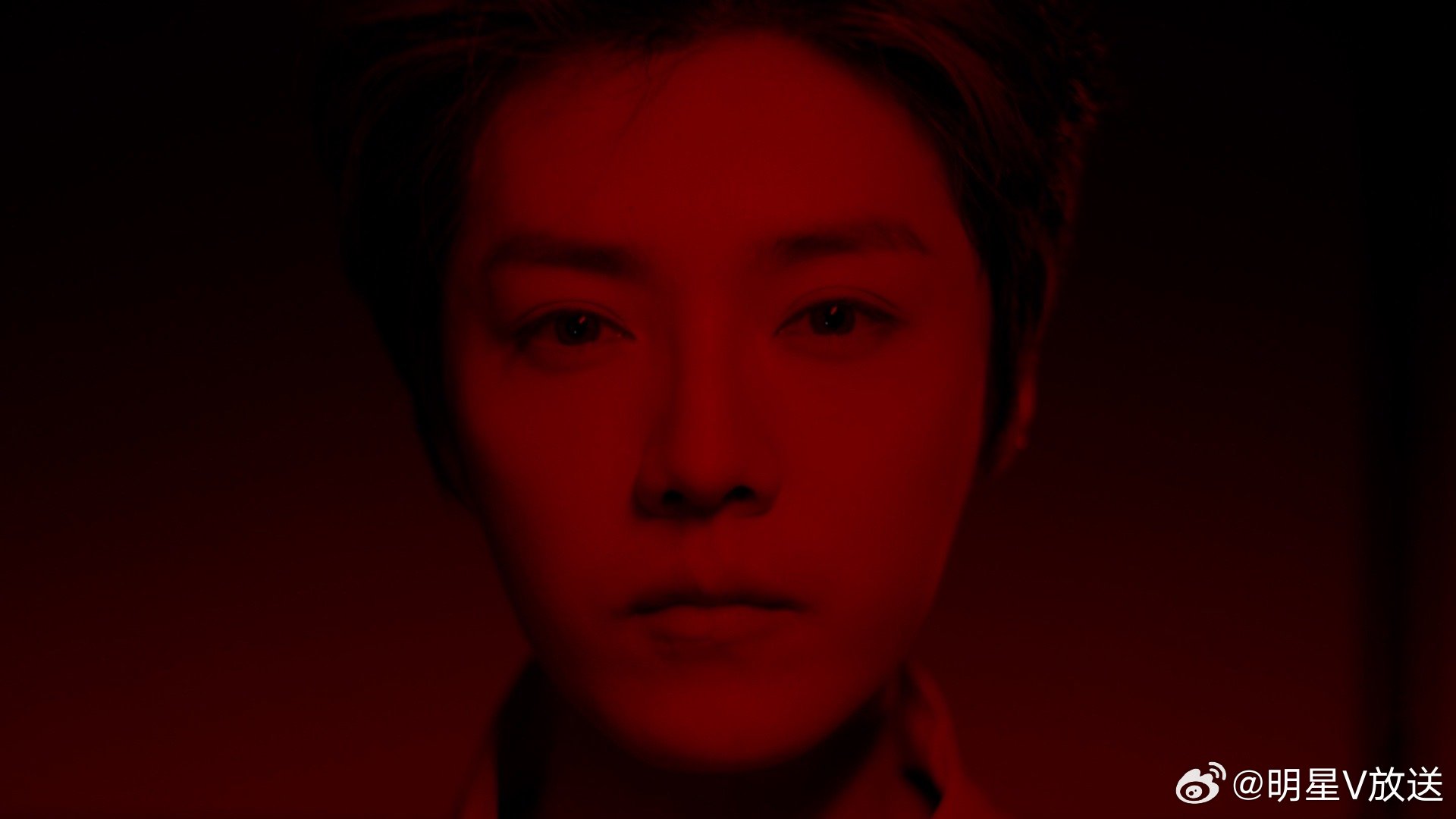 鹿晗当燃红鹿晗umbro茵宝品牌代言人读懂“MadForRed”就读懂了这