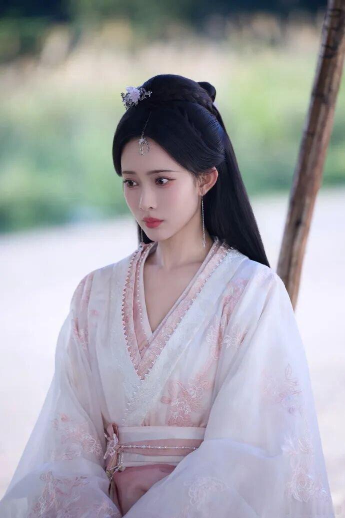 孟子义为了百花杀卷成什么样了《百花杀》是今年腾讯S级大女主权谋剧，同期扎堆上线《