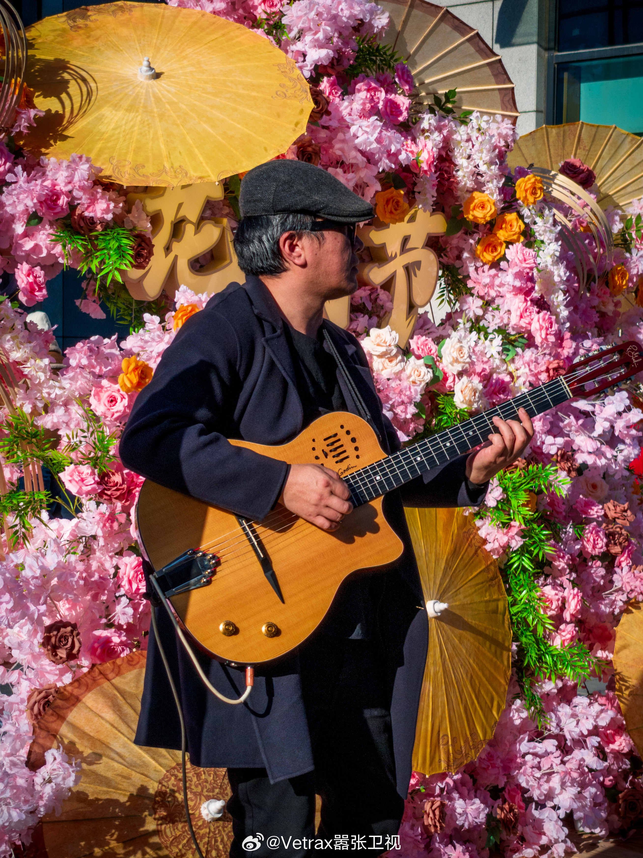 感觉上海这个周末有一亿人……AWE、F1、耳机展、梦龙演唱会全挤在了同一个周末，