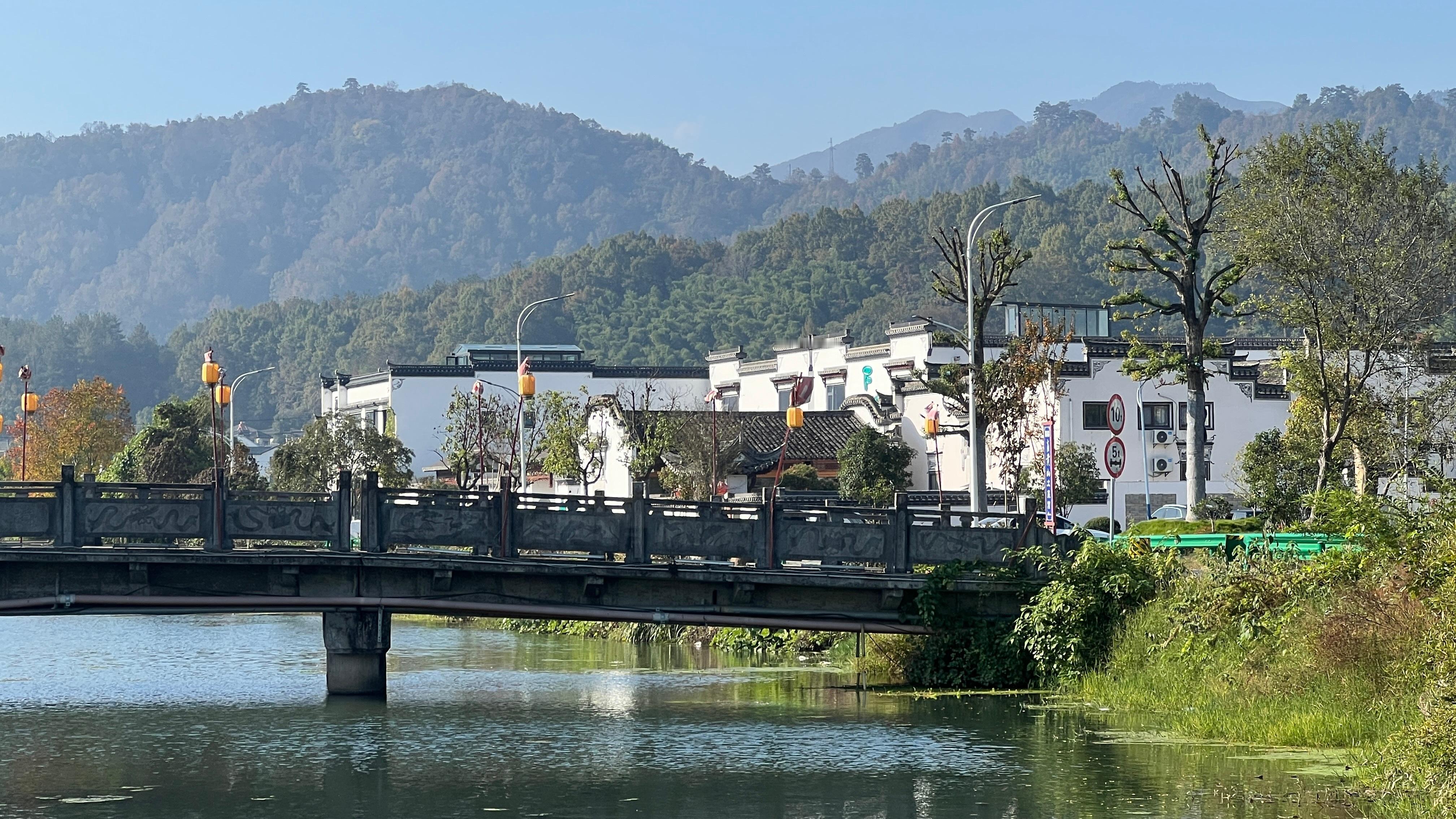 美丽乡村，现代与民俗的融合。