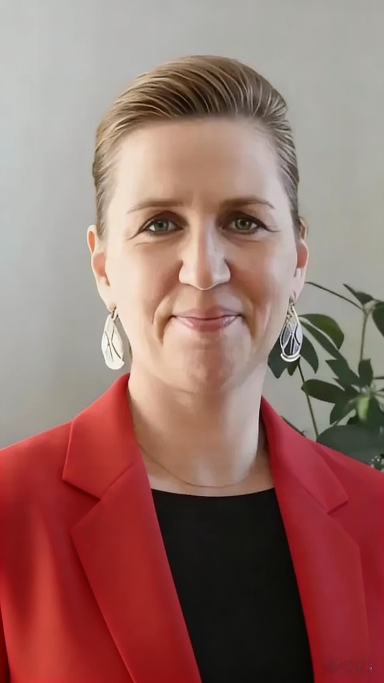 丹麦这次算是把“热脸贴冷屁股”演绎到了极致！这就叫现世报，尴尬得我想替他们用